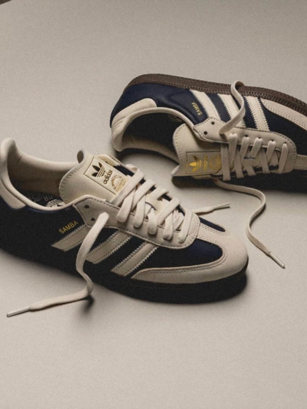 Navy Adidas Samba OG shoes - Night Indigo / Cream White / Gold Metallic - EUC